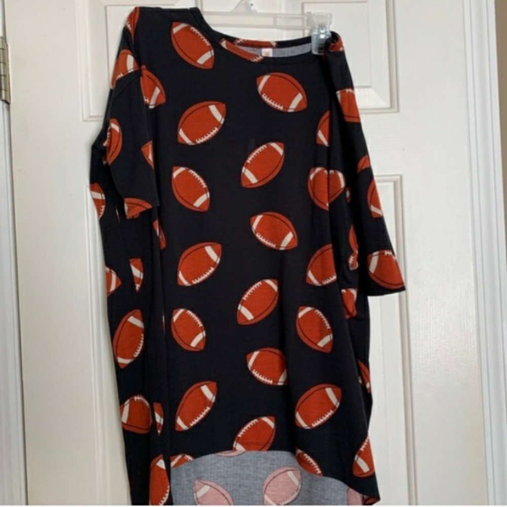 🎈NWT LulaRoe ladies football Irma   / Shirt size XS  🏈 🎈